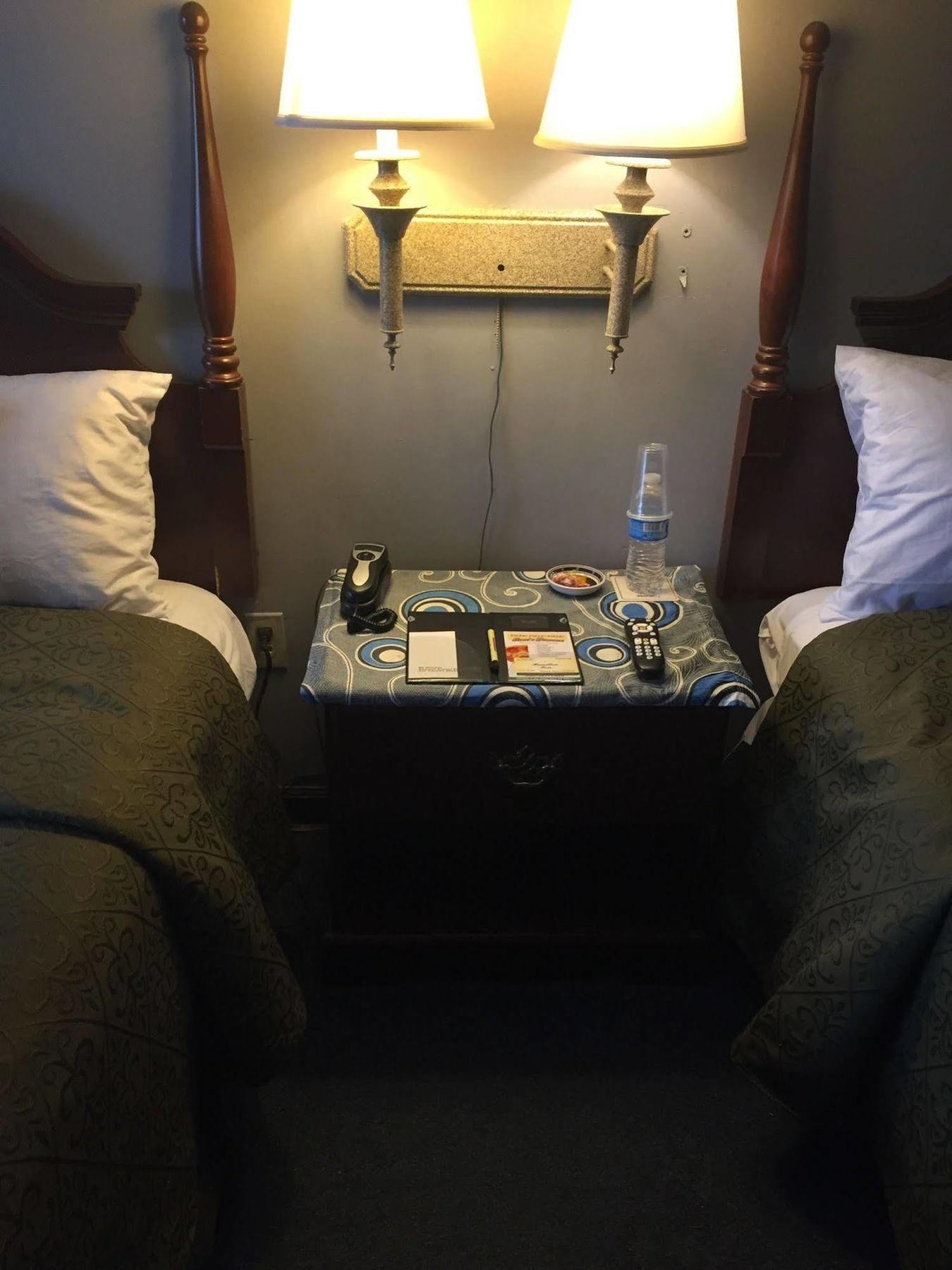Hamilton Inn Sturbridge Buitenkant foto