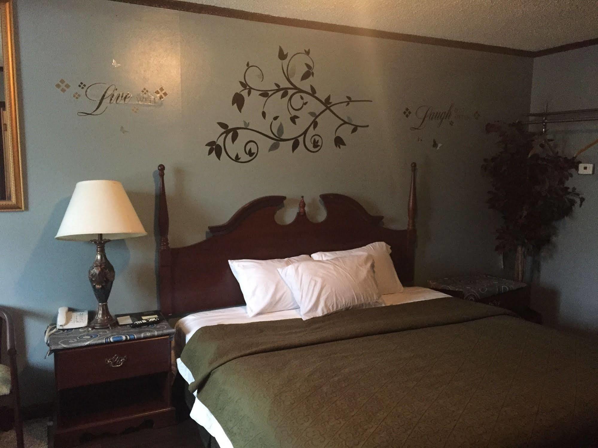 Hamilton Inn Sturbridge Buitenkant foto